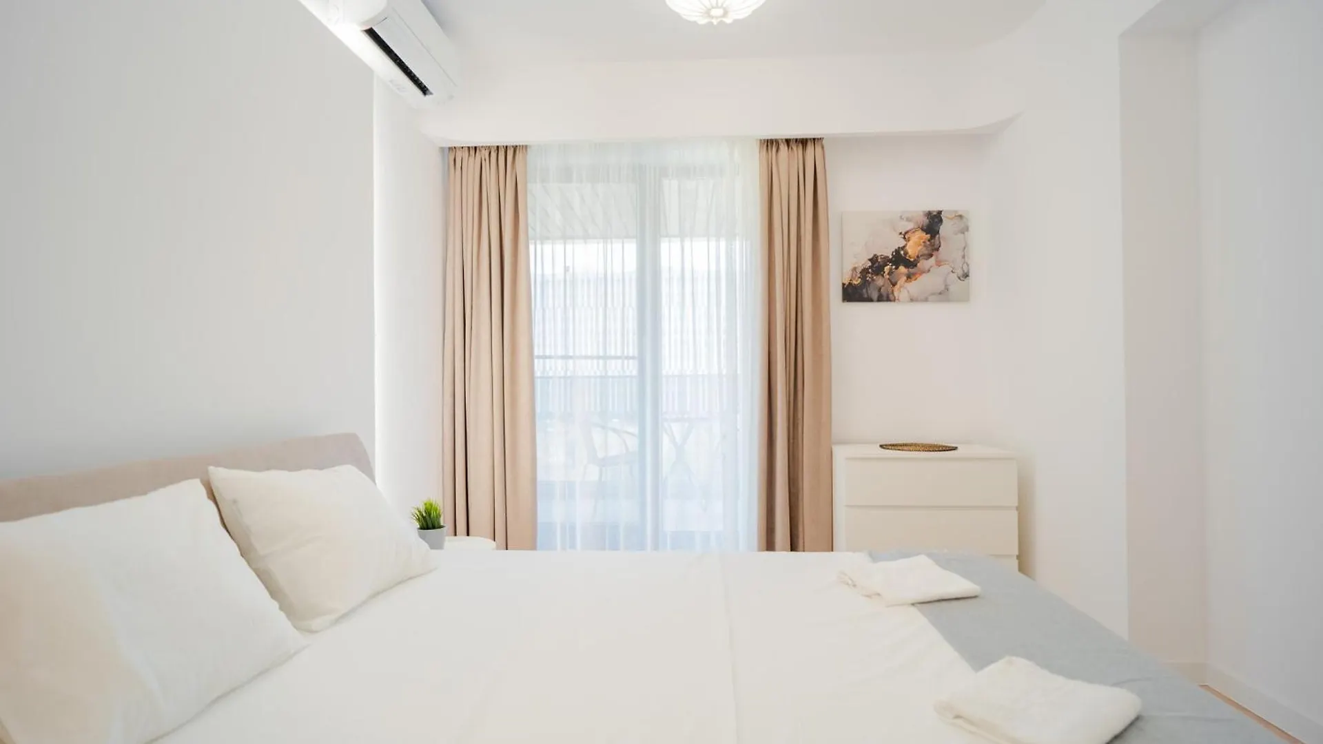 High-End Apartments In Politehnica Park - Iuliu Maniu 6R - New Bucharest