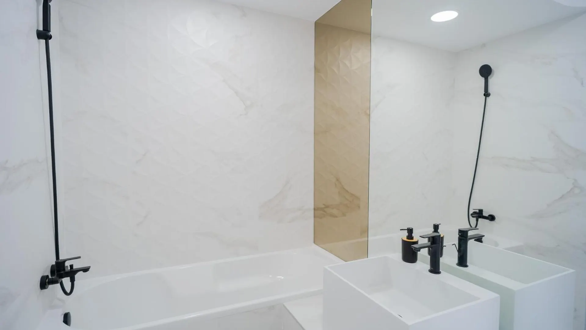 High-End Apartments In Politehnica Park - Iuliu Maniu 6R - New Bucharest
