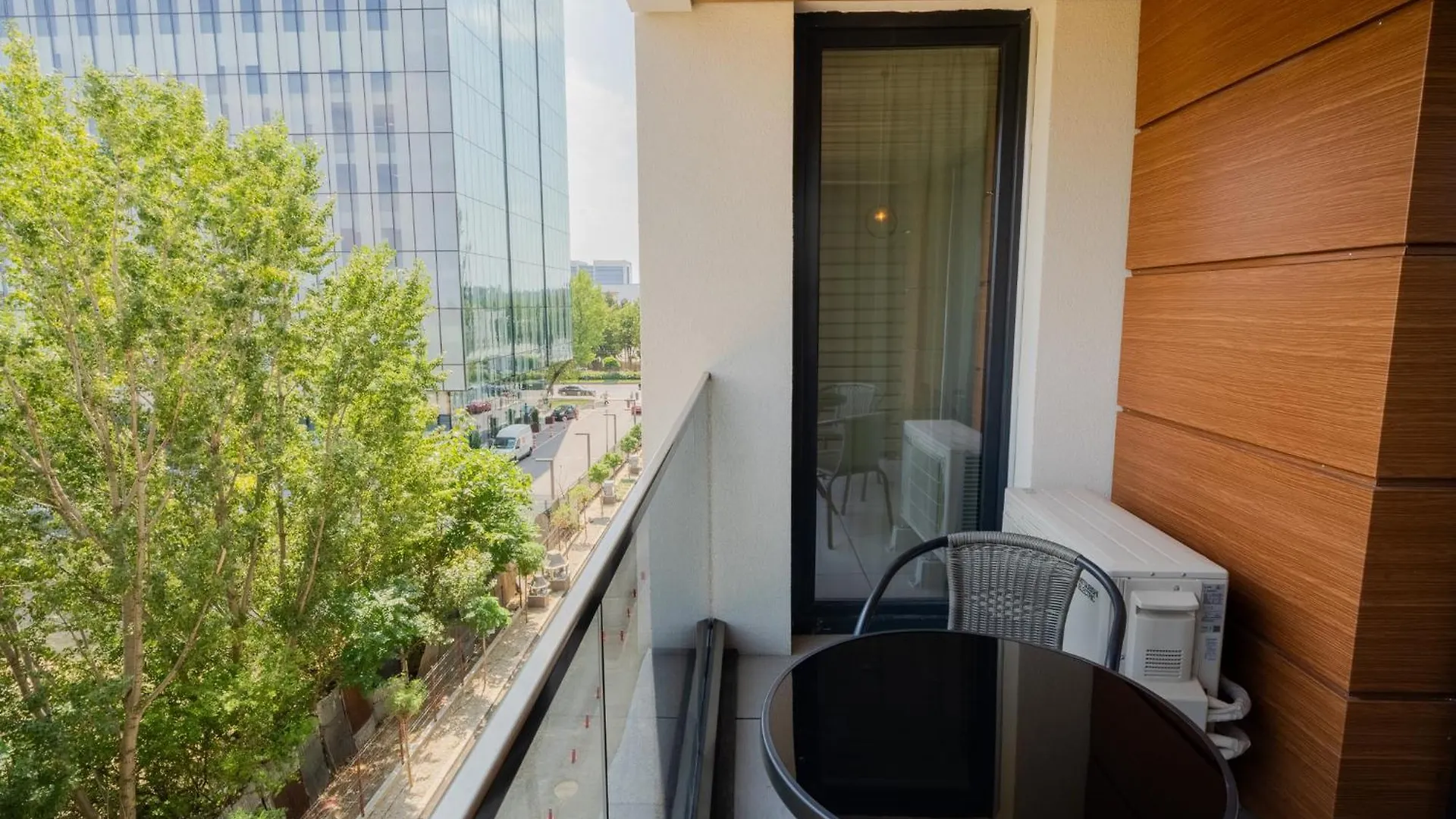 High-End Apartments In Politehnica Park - Iuliu Maniu 6R - New Bucharest