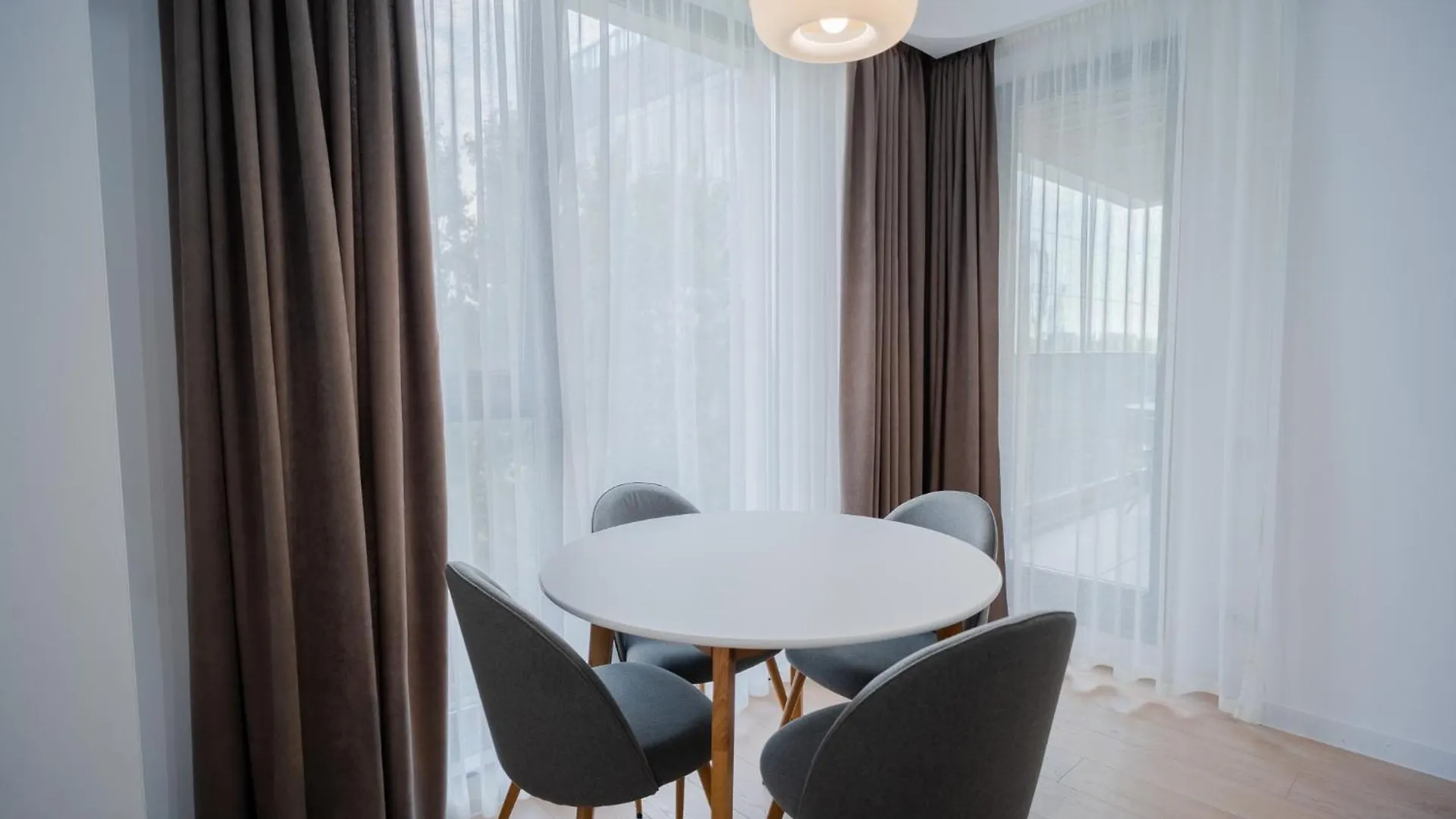 High-End Apartments In Politehnica Park - Iuliu Maniu 6R - New Bucharest