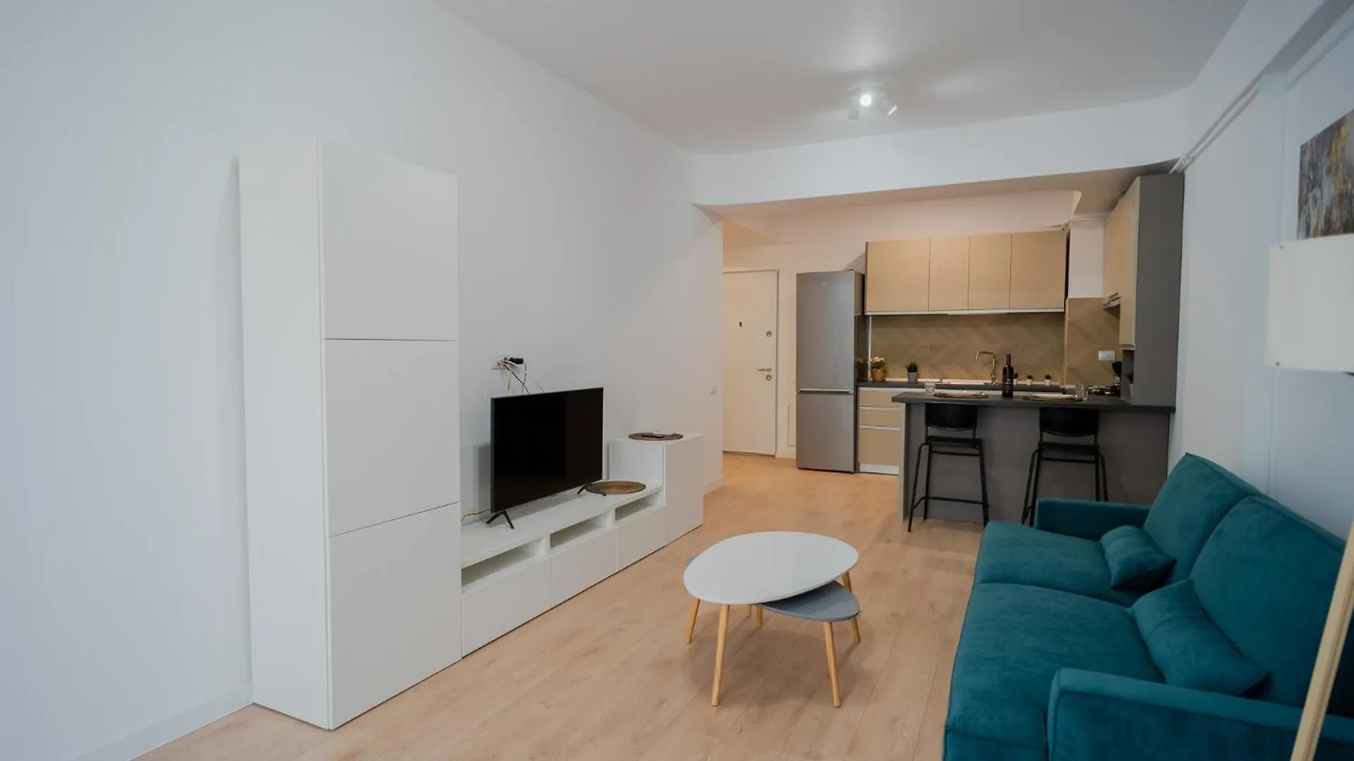 High-End Apartments In Politehnica Park - Iuliu Maniu 6R - New Bucharest