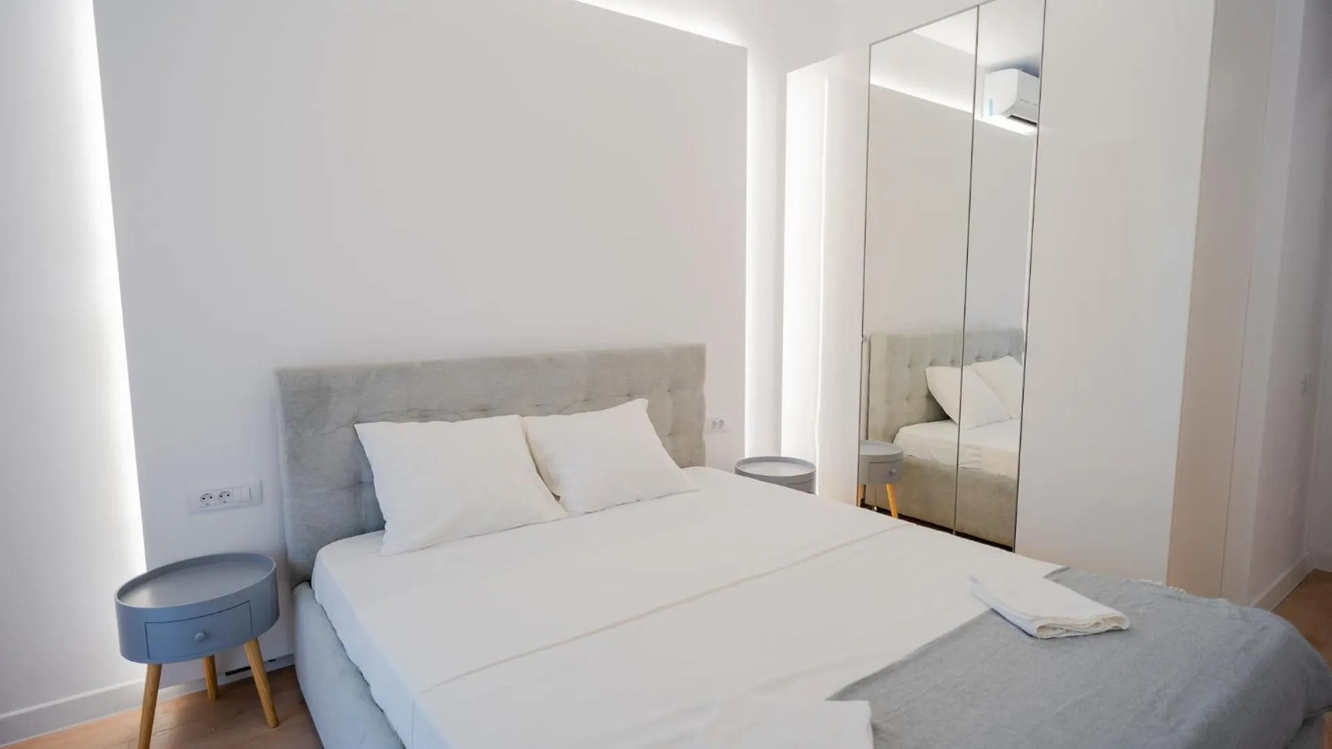 High-End Apartments In Politehnica Park - Iuliu Maniu 6R - New Bucharest 0*,  Romania