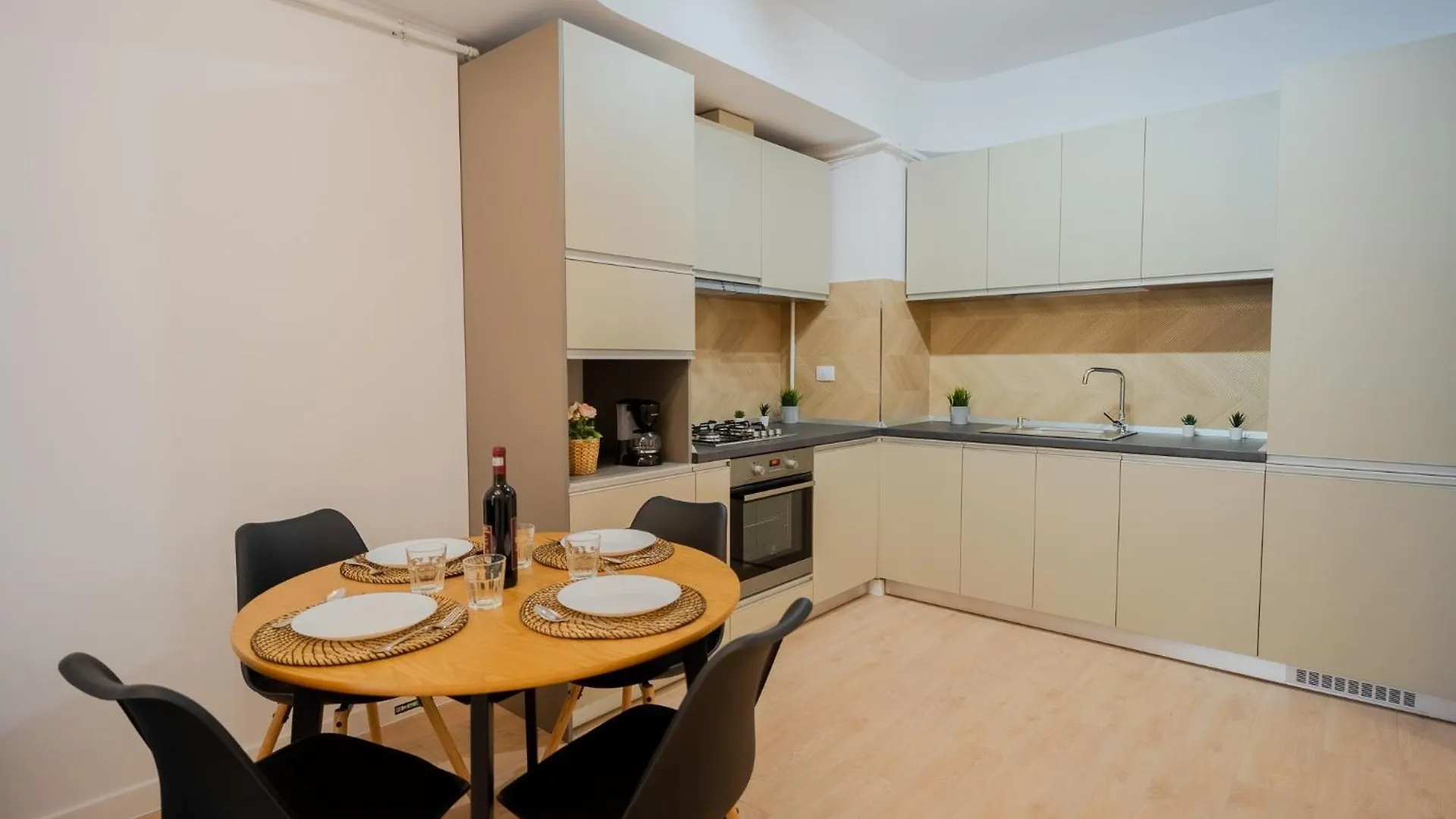 High-End Apartments In Politehnica Park - Iuliu Maniu 6R - New Bucharest