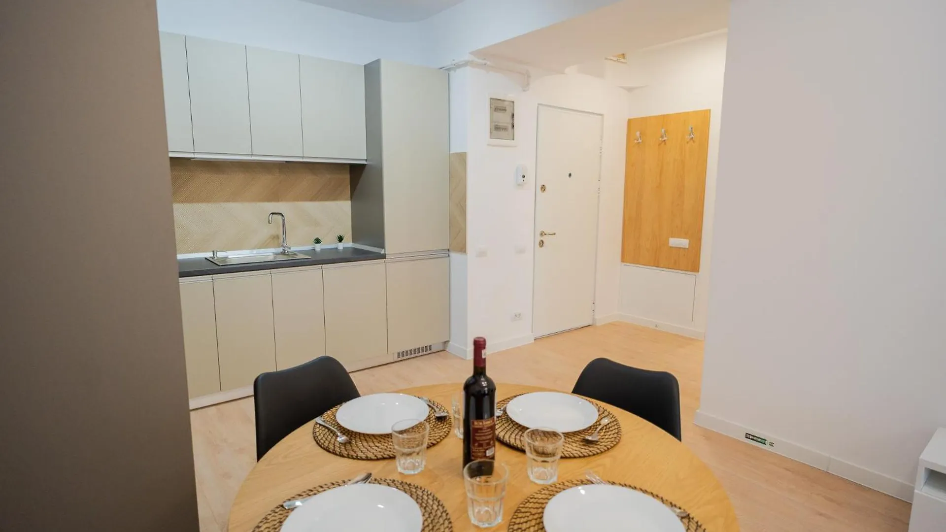 High-End Apartments In Politehnica Park - Iuliu Maniu 6R - New Bucharest 0*,