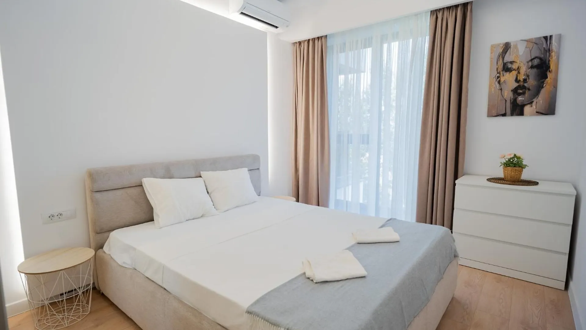 High-End Apartments In Politehnica Park - Iuliu Maniu 6R - New Bucharest