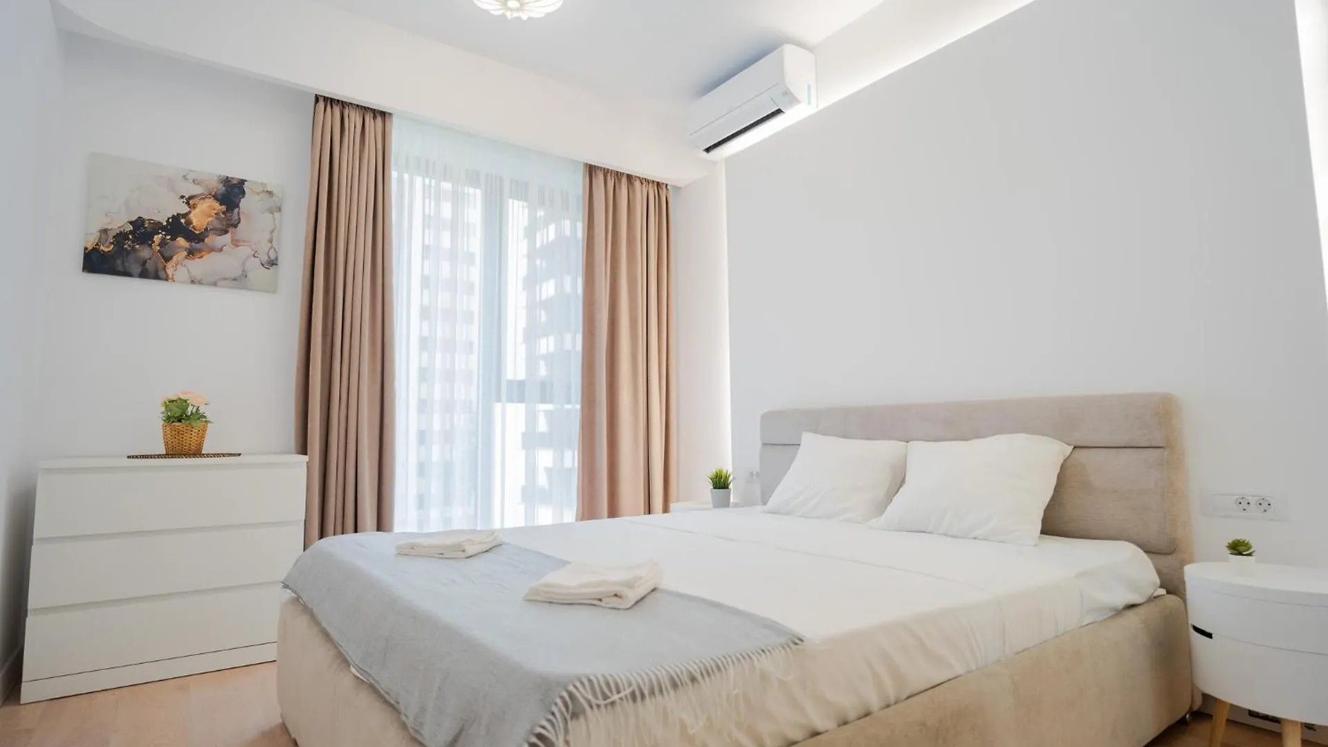 High-End Apartments In Politehnica Park - Iuliu Maniu 6R - New Bucharest