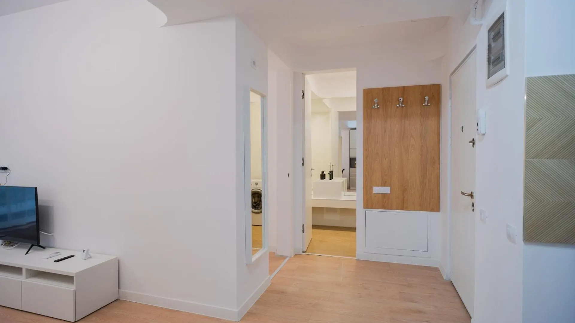High-End Apartments In Politehnica Park - Iuliu Maniu 6R - New Bucharest