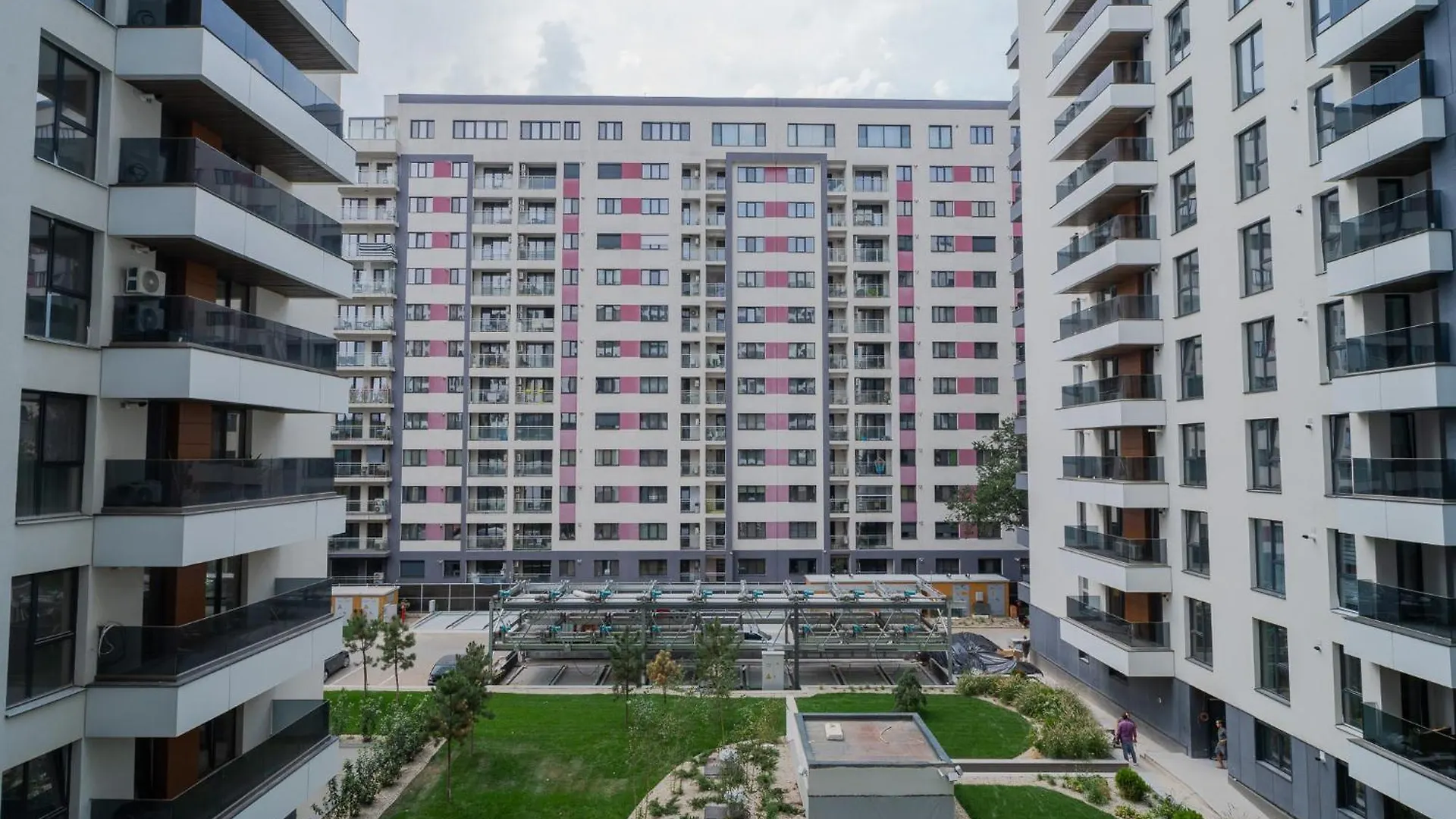High-End Apartments In Politehnica Park - Iuliu Maniu 6R - New Bucharest