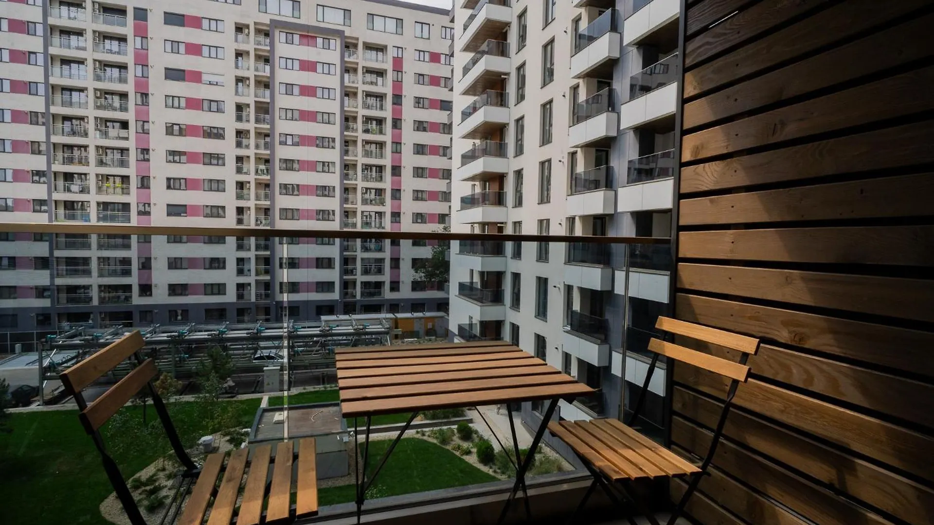 High-End Apartments In Politehnica Park - Iuliu Maniu 6R - New Bucharest