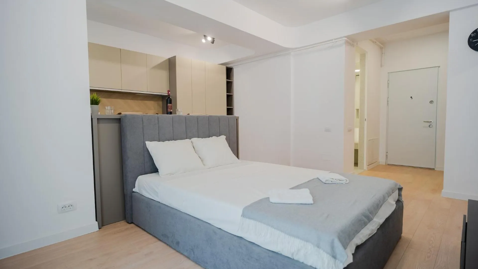 High-End Apartments In Politehnica Park - Iuliu Maniu 6R - New Bucharest