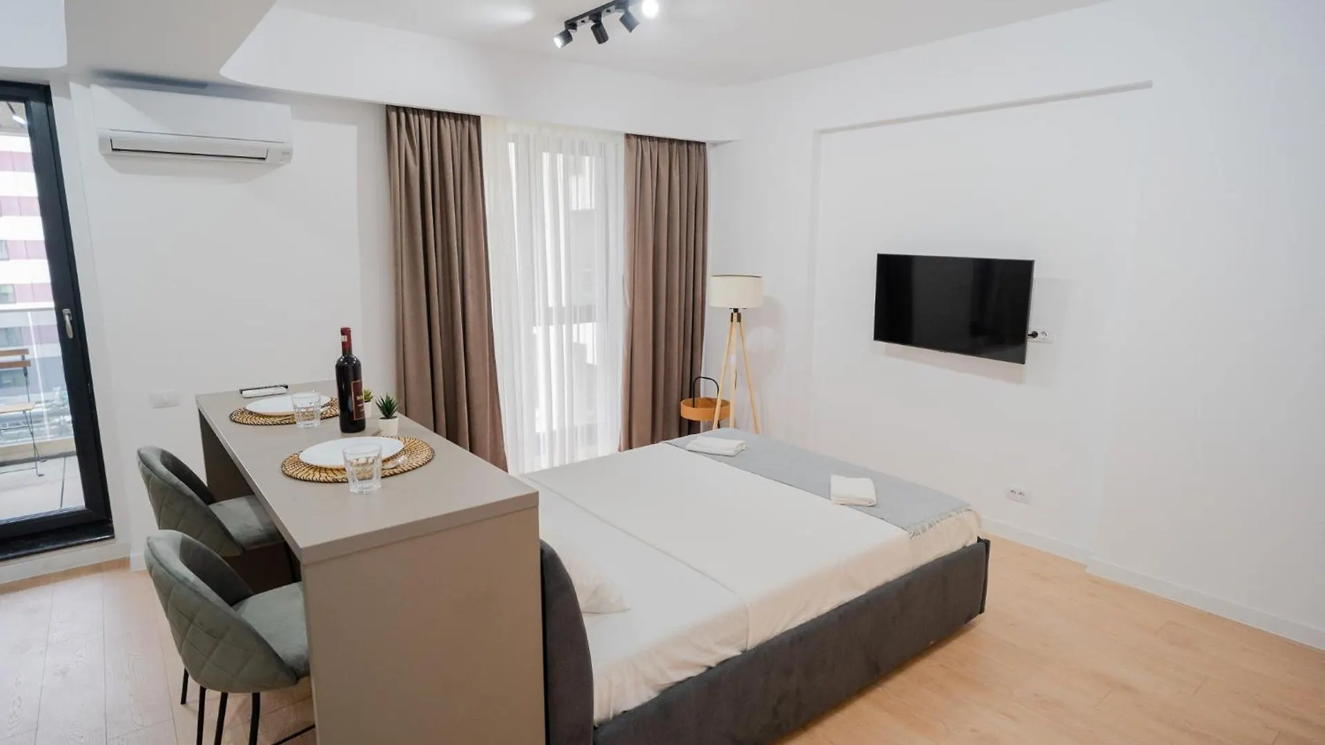 High-End Apartments In Politehnica Park - Iuliu Maniu 6R - New Bucharest Romania
