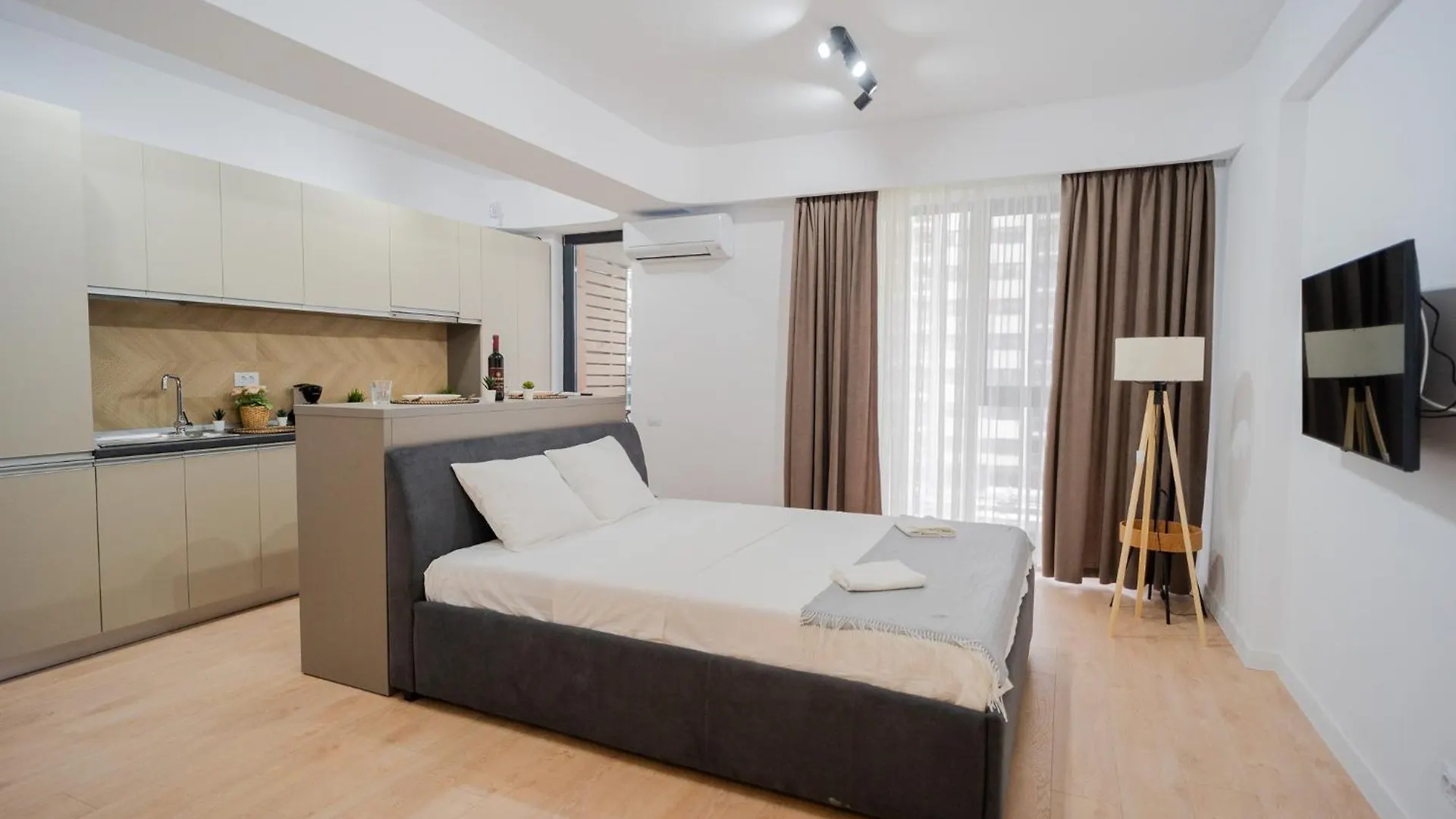 High-End Apartments In Politehnica Park - Iuliu Maniu 6R - New Bucharest 0*,
