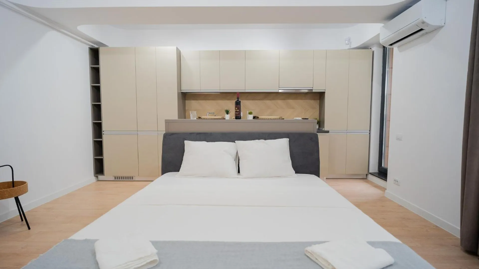 High-End Apartments In Politehnica Park - Iuliu Maniu 6R - New Bucharest Romania