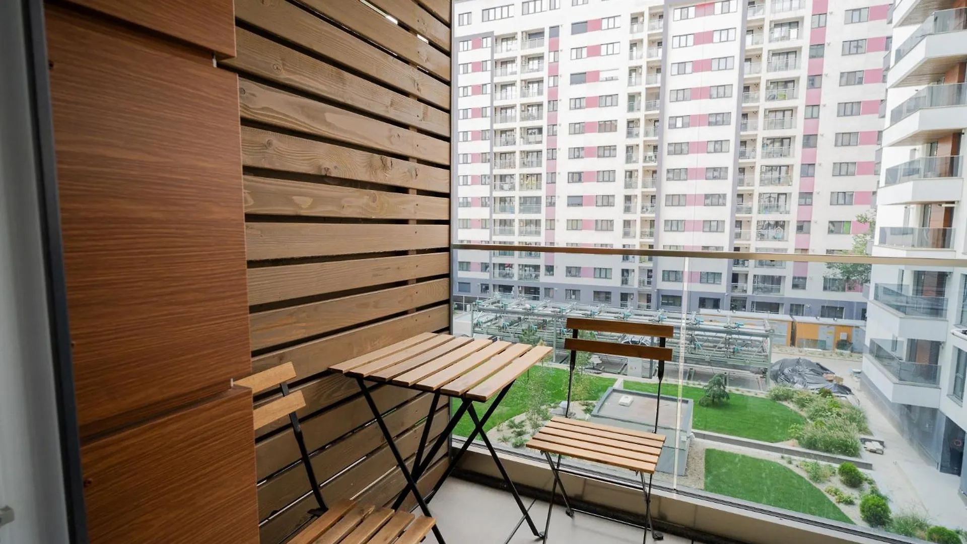 High-End Apartments In Politehnica Park - Iuliu Maniu 6R - New Bucharest