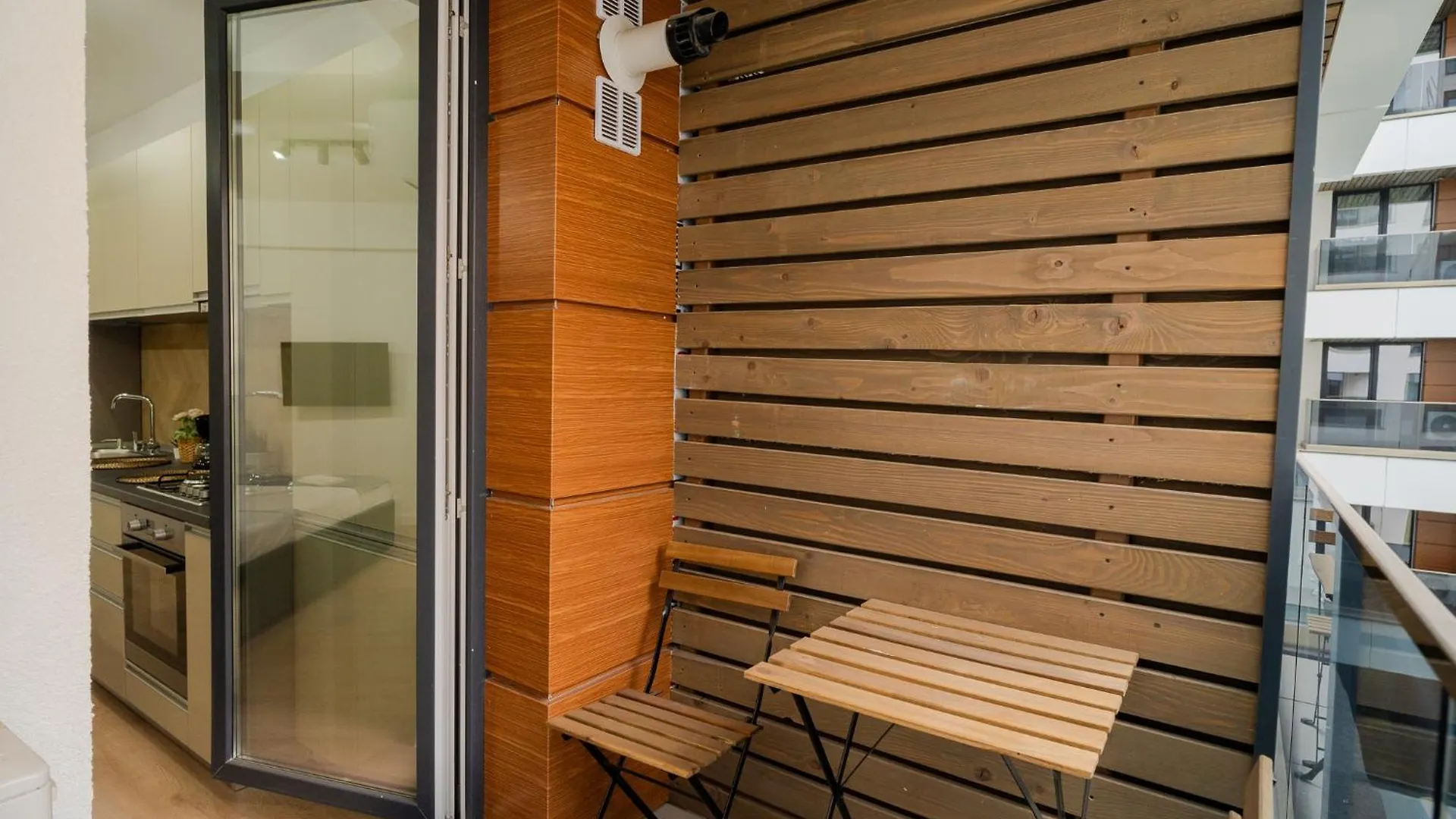 High-End Apartments In Politehnica Park - Iuliu Maniu 6R - New Bucharest Romania