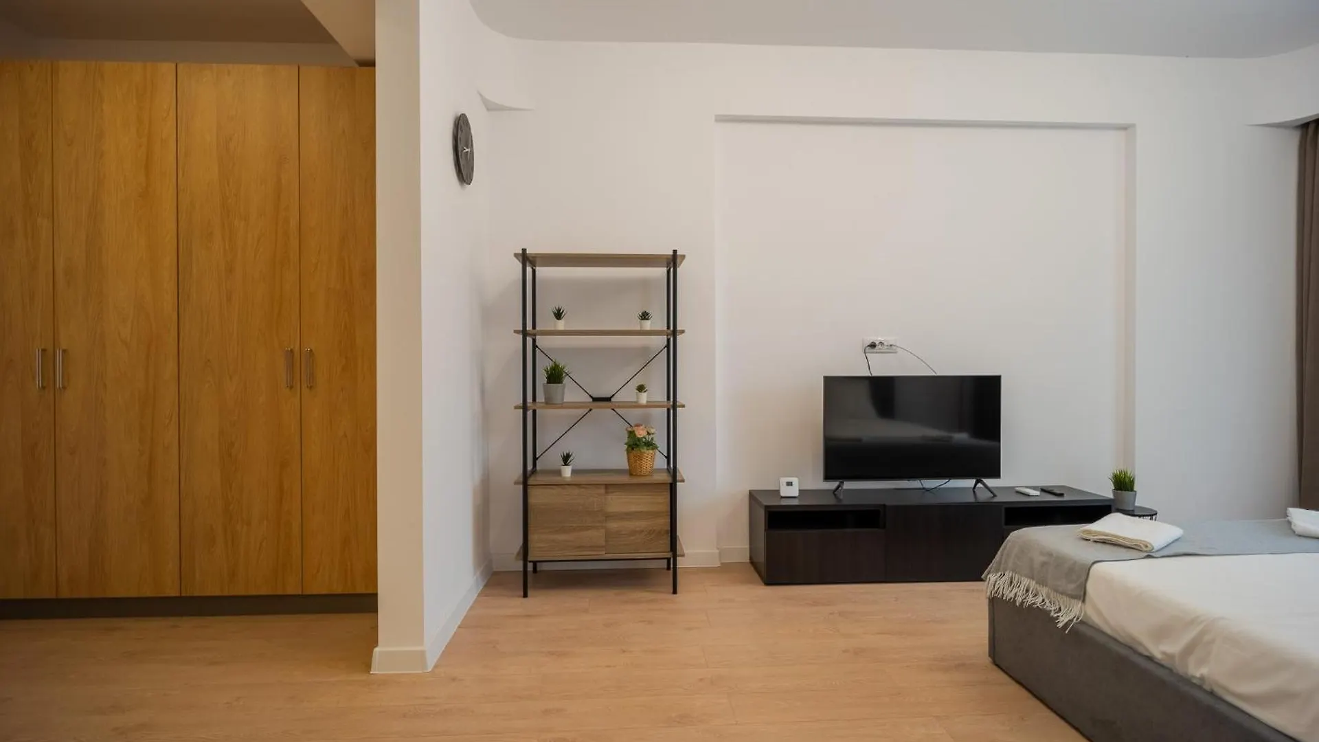 High-End Apartments In Politehnica Park - Iuliu Maniu 6R - New Bucharest