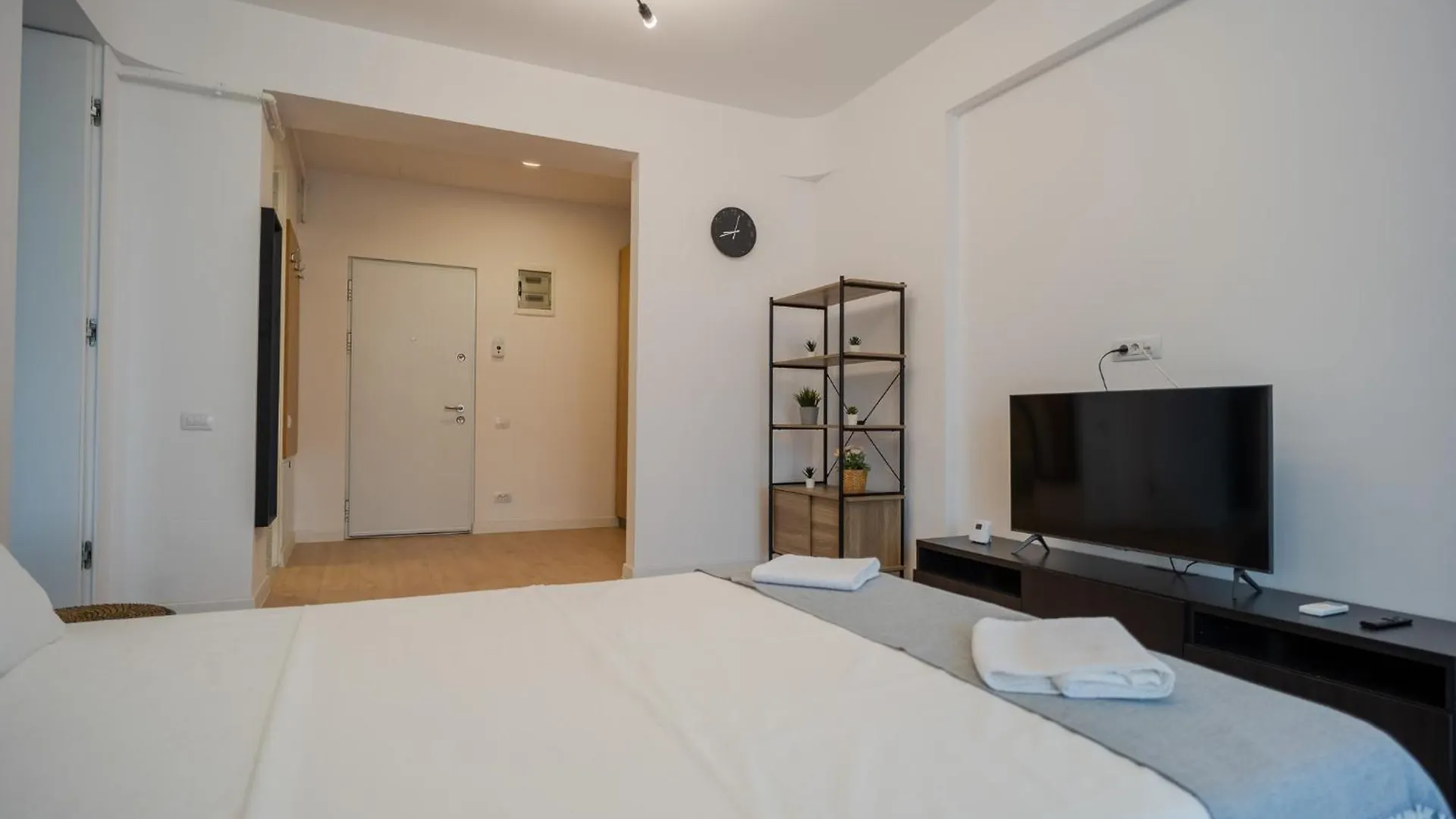 High-End Apartments In Politehnica Park - Iuliu Maniu 6R - New Bucharest
