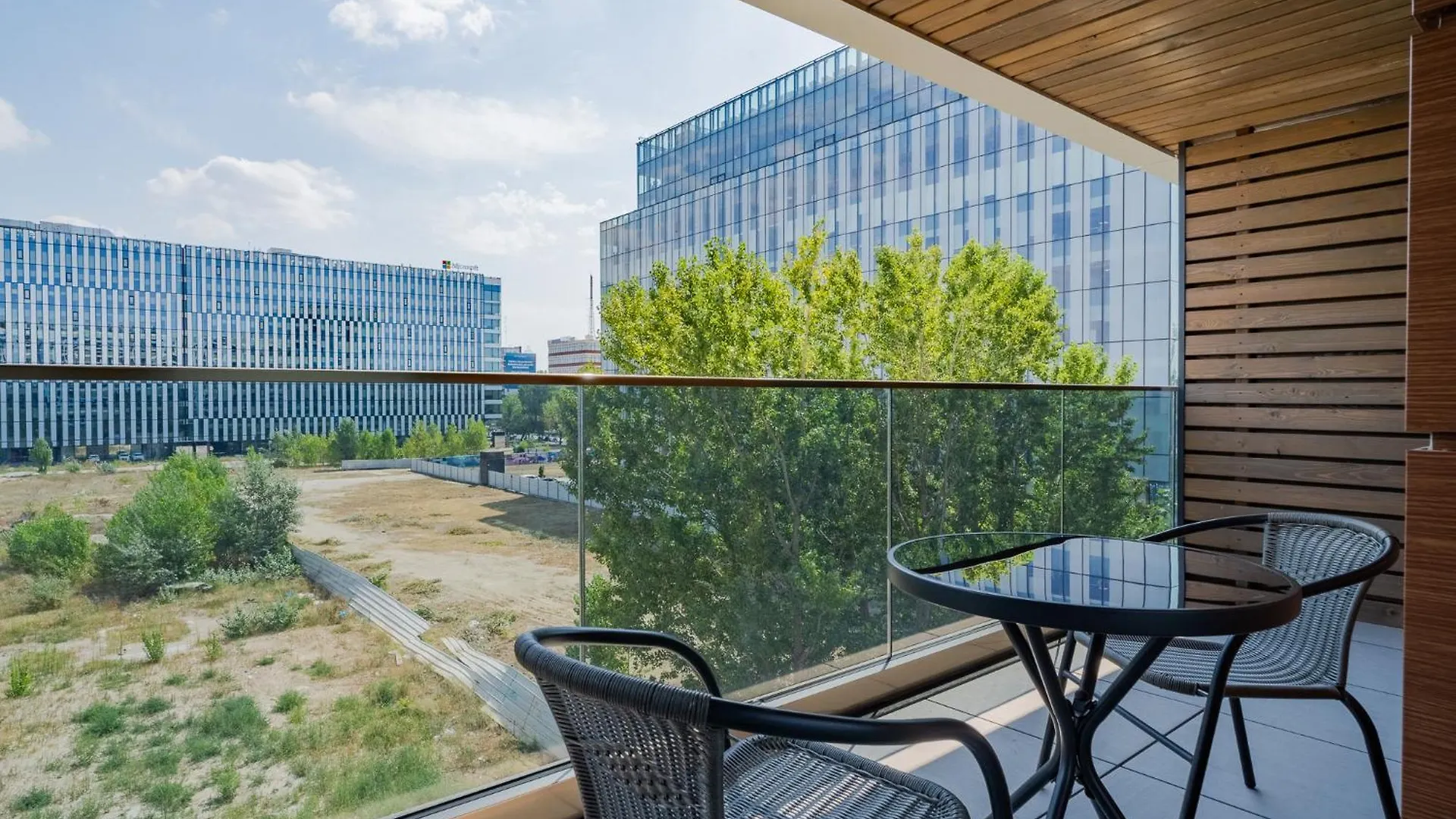 High-End Apartments In Politehnica Park - Iuliu Maniu 6R - New Bucharest
