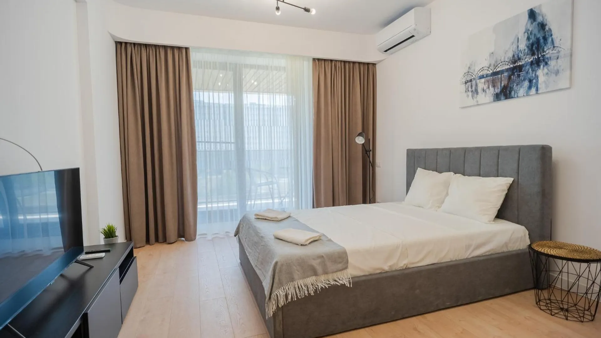 High-End Apartments In Politehnica Park - Iuliu Maniu 6R - New Bucharest 0*,  Romania