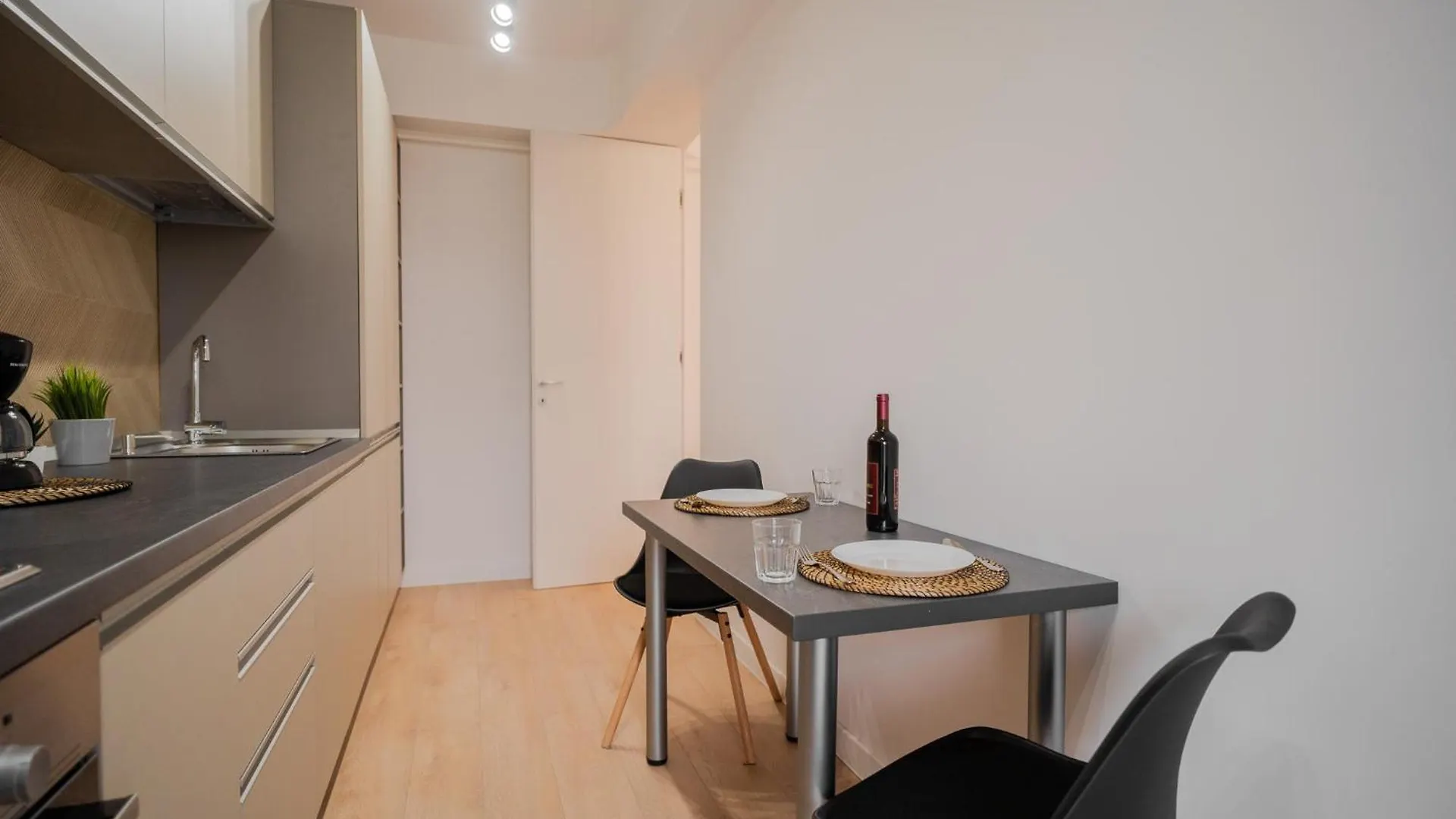 High-End Apartments In Politehnica Park - Iuliu Maniu 6R - New Bucharest