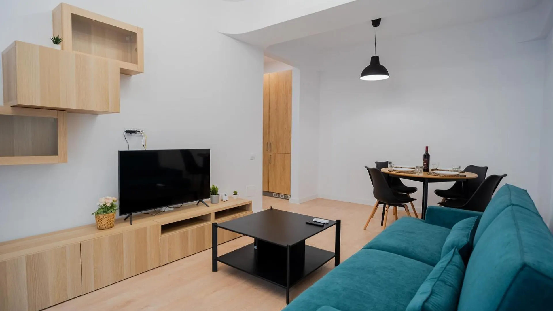 High-End Apartments In Politehnica Park - Iuliu Maniu 6R - New Bucharest Romania