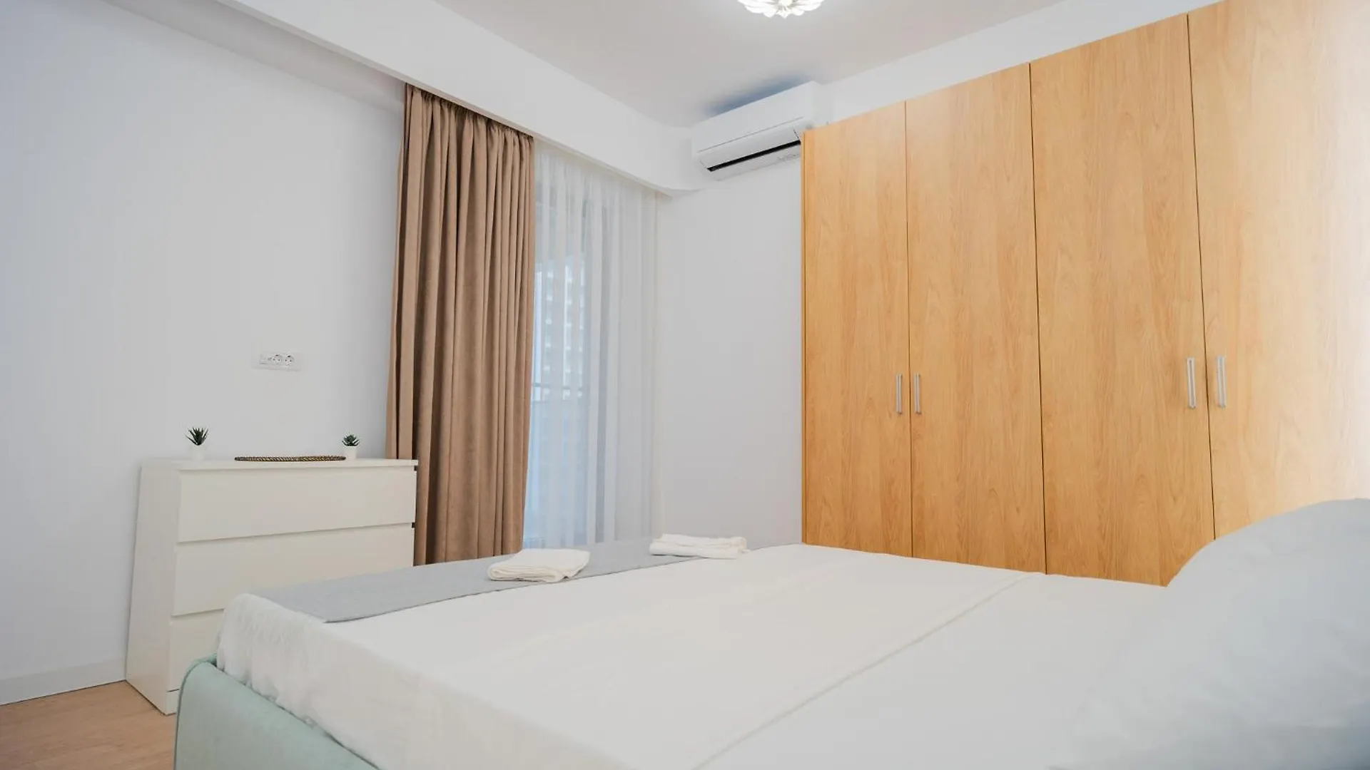 High-End Apartments In Politehnica Park - Iuliu Maniu 6R - New Bucharest 0*,  Romania
