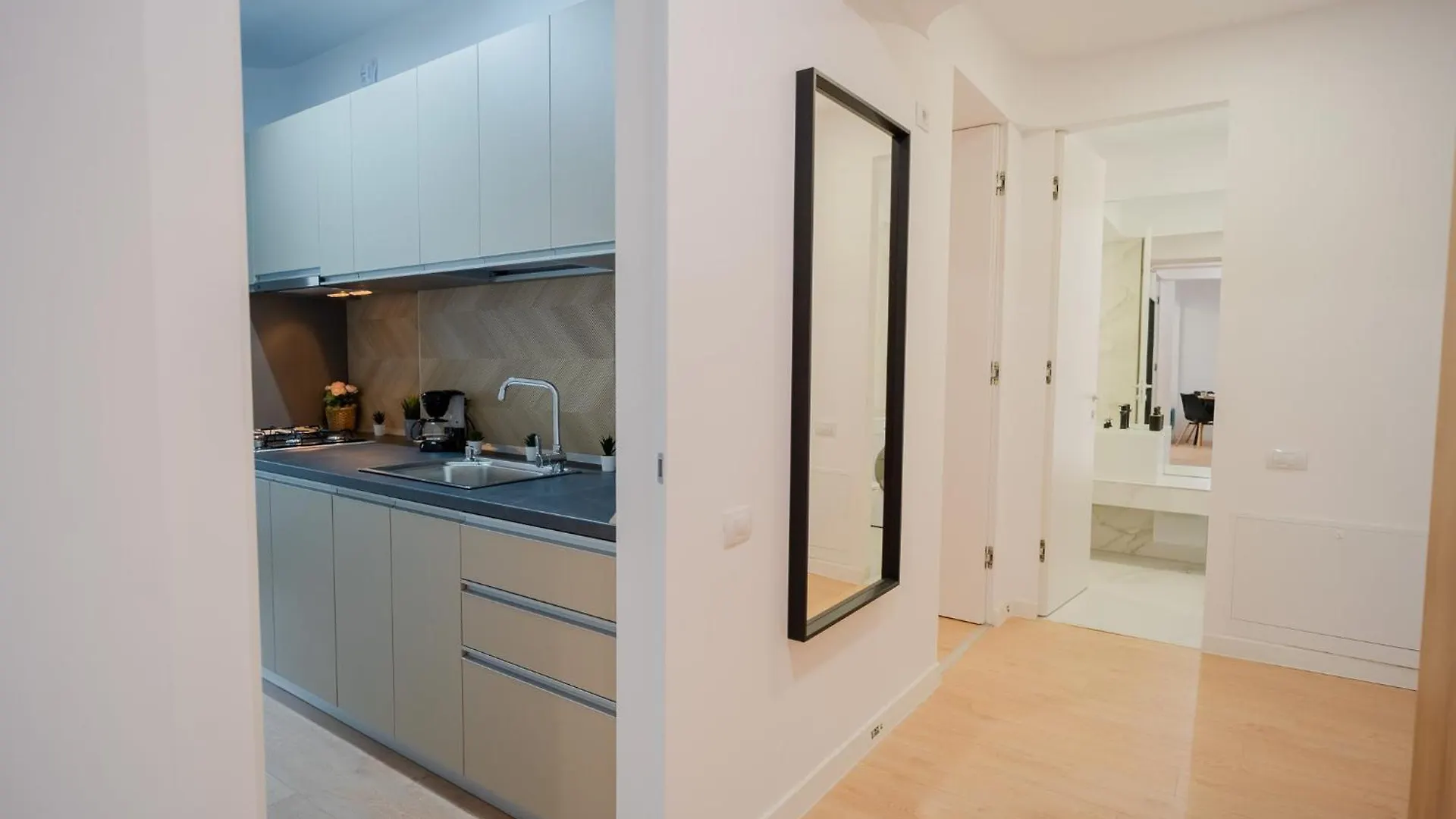 High-End Apartments In Politehnica Park - Iuliu Maniu 6R - New Bucharest Romania
