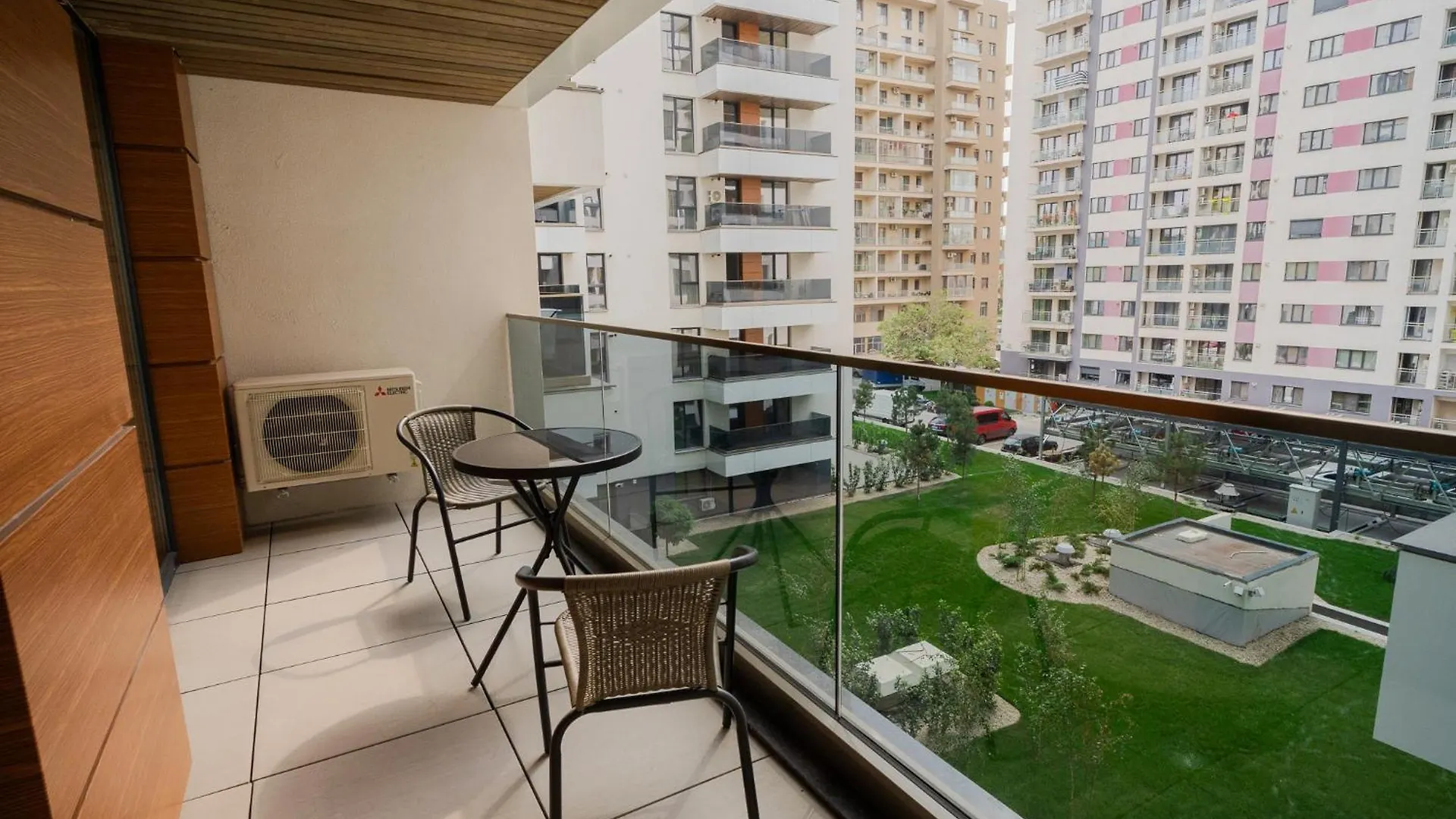 High-End Apartments In Politehnica Park - Iuliu Maniu 6R - New Bucharest