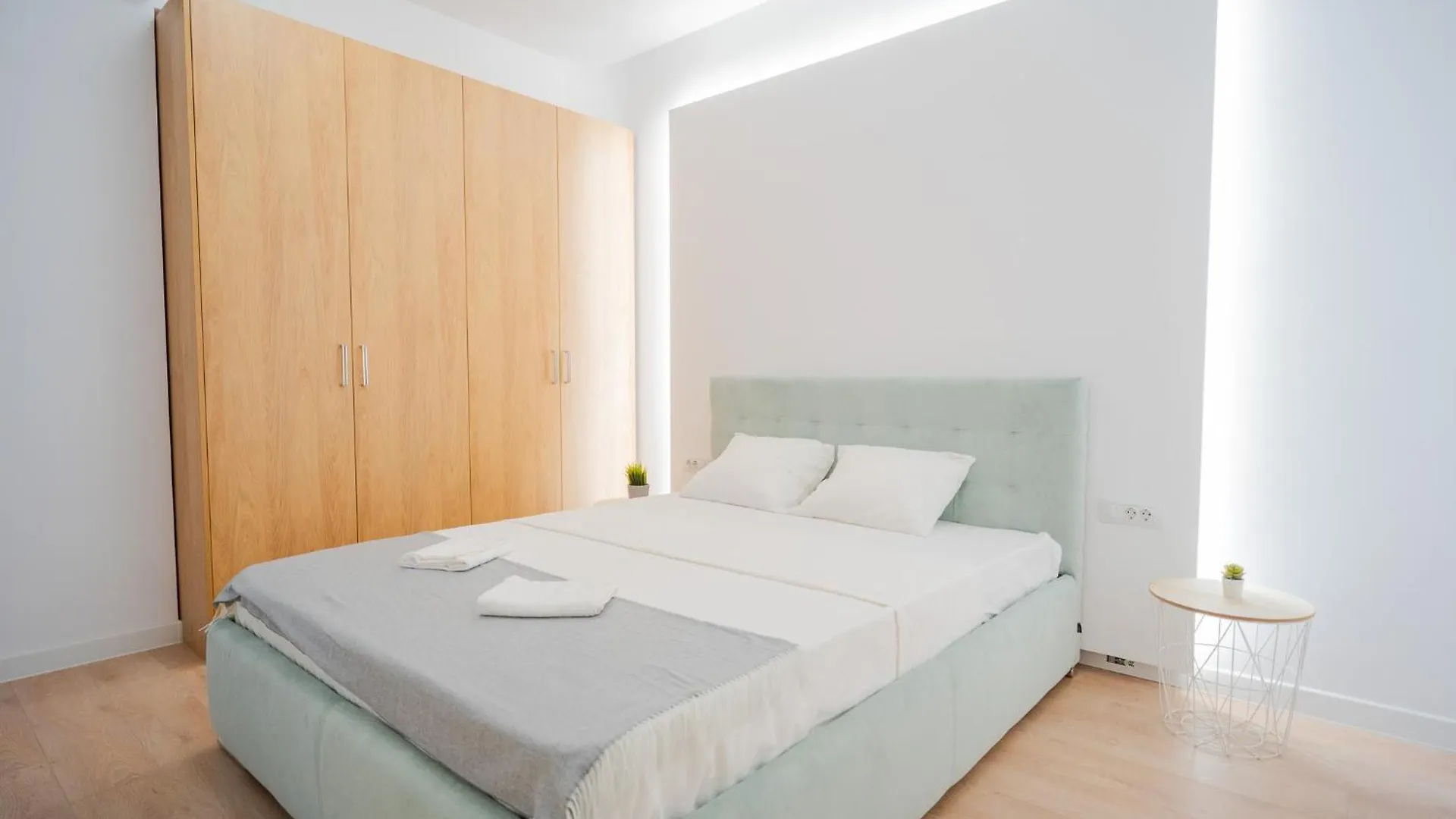 High-End Apartments In Politehnica Park - Iuliu Maniu 6R - New Bucharest