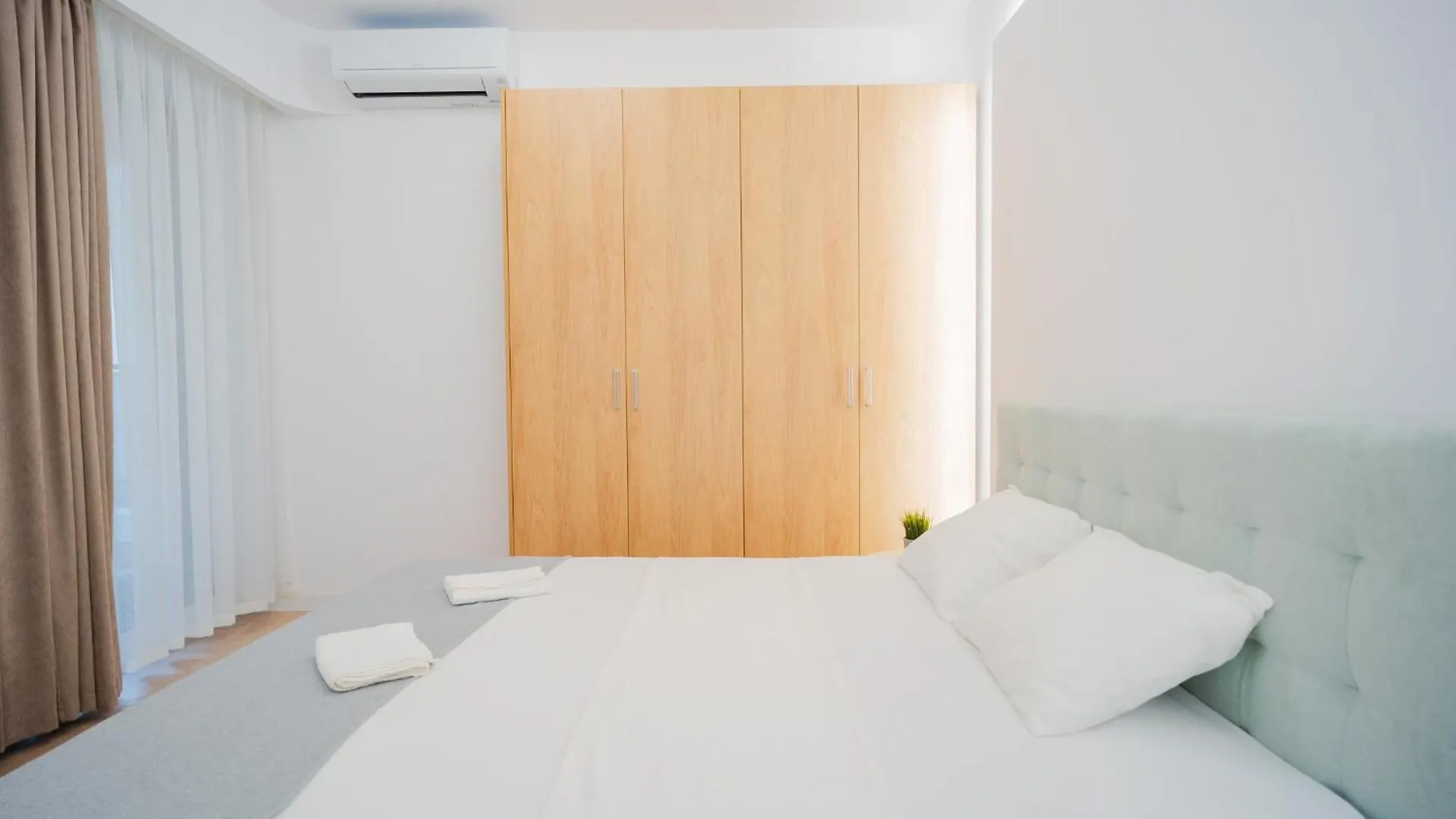 High-End Apartments In Politehnica Park - Iuliu Maniu 6R - New Bucharest Romania