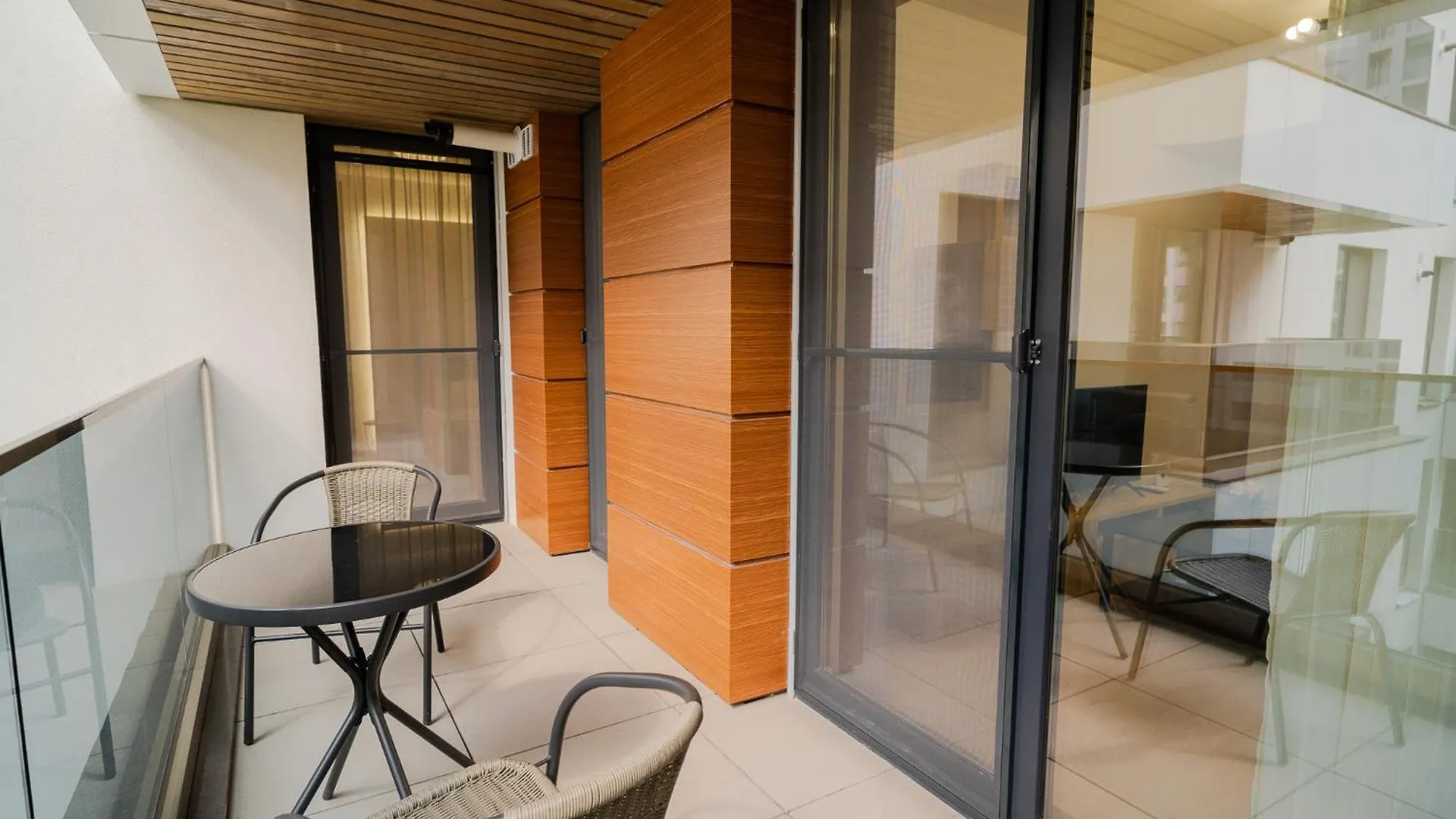 High-End Apartments In Politehnica Park - Iuliu Maniu 6R - New Bucharest